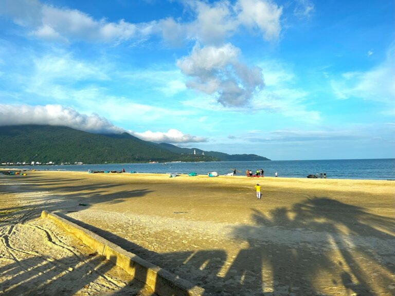 ミーケビーチからのソンチャ半島