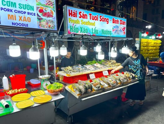 ダナンの海鮮の屋台