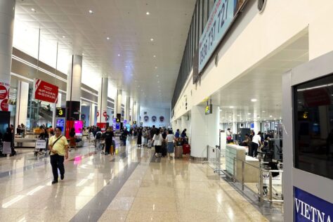 ノイバイ国際空港空港ターミナル荷物のピックアップ、荷物検査エリア