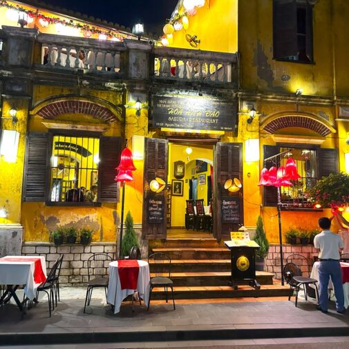 SAKURA（ホイアンの有名レストラン）