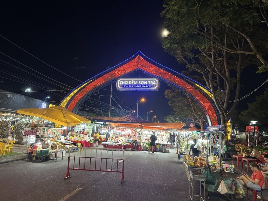 ソンチャナイトマーケット入口